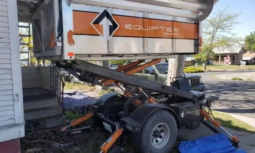 The device for the roof is at the house